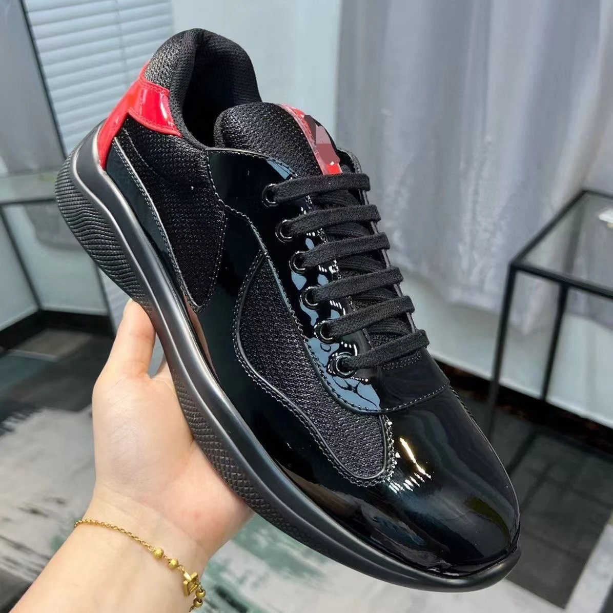 Fashion shoes