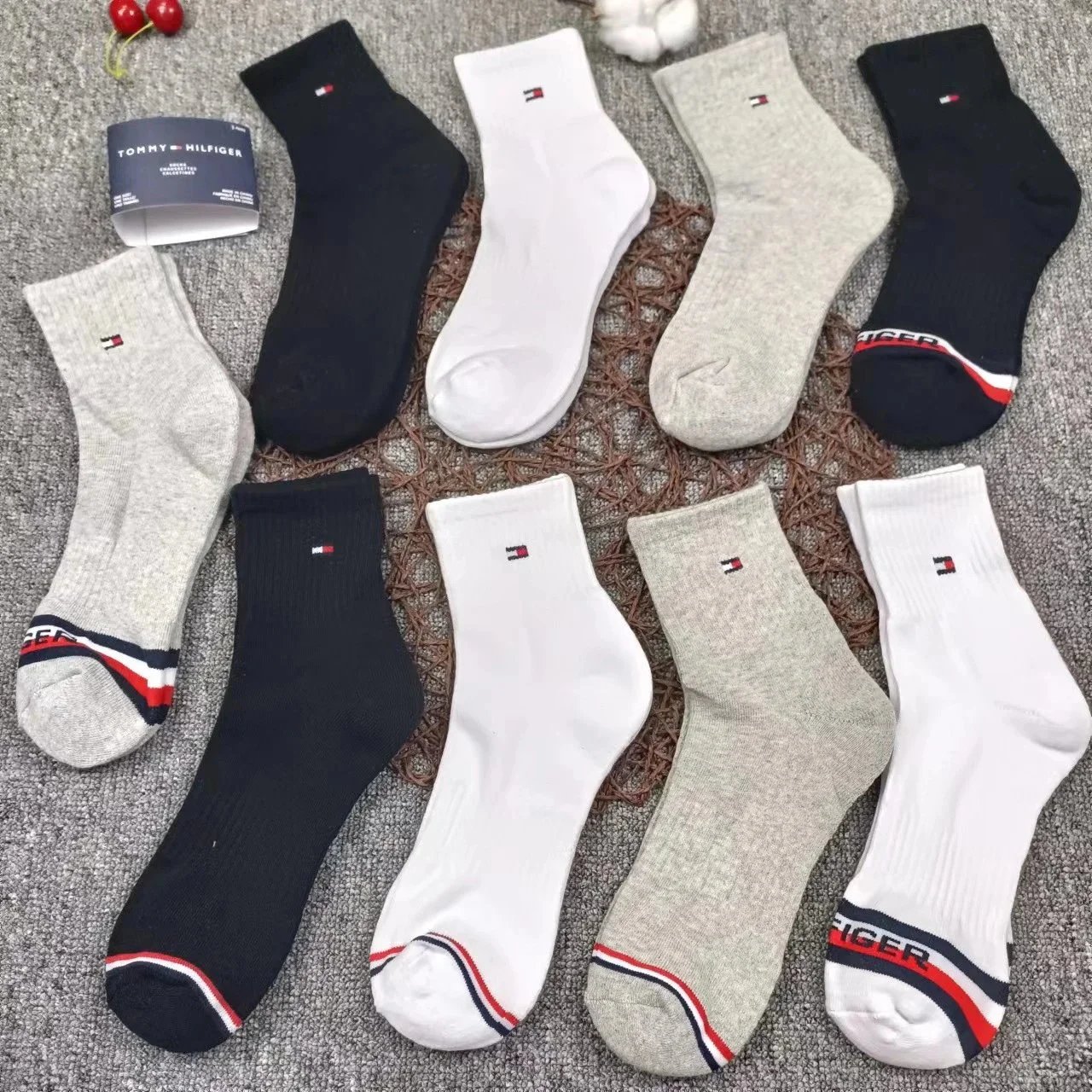 Men’s and women’s sports socks thick towel bottom couple outdoor socks Tommy men’s and women’s socks – SQ002 HB (15% off)