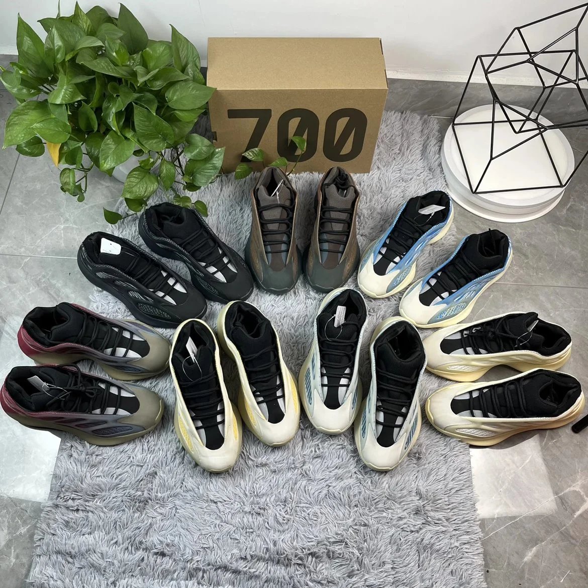 Yeezy 700 Three Generation Collection Fluorescence ➕ Reflective Unisex Running Shoes