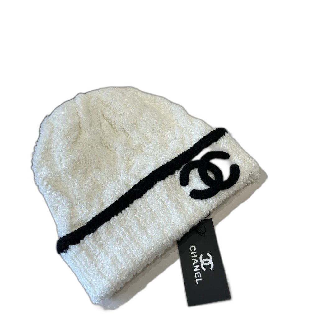 XNE knitted hat