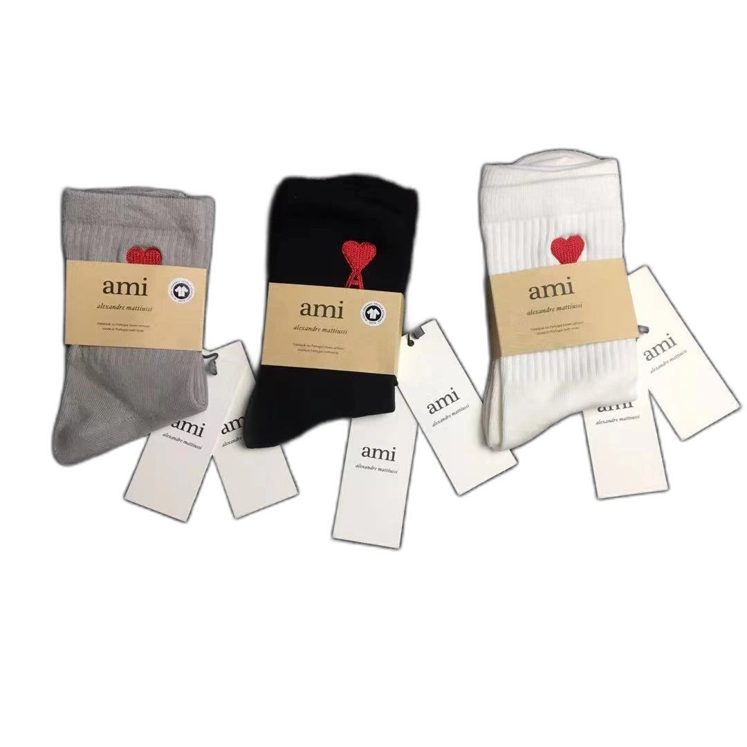 AMI short socks summer socks heart heart white black cotton mid-rise sports socks skateboard Harajuku letter all-match socks for men and women