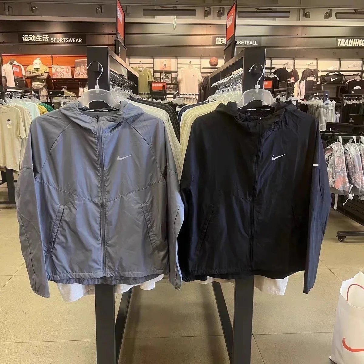 New summer sports men’s lightweight jacket woven quick-drying sunscreen hooded loose skin clothing jacket 4747