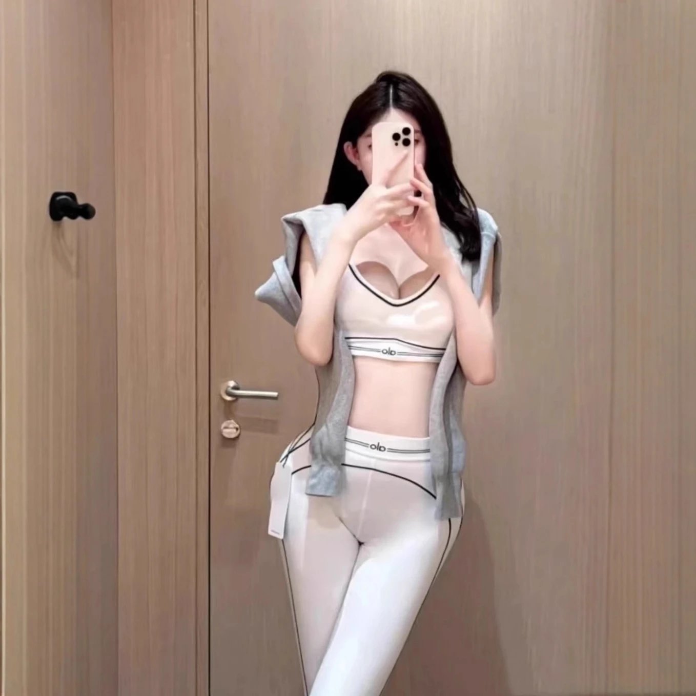 alo yoga