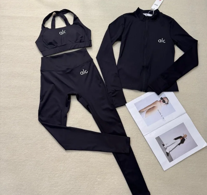 A correct version of the original yoga sports suit printed zipper jacket+vest with chest padding and long pants