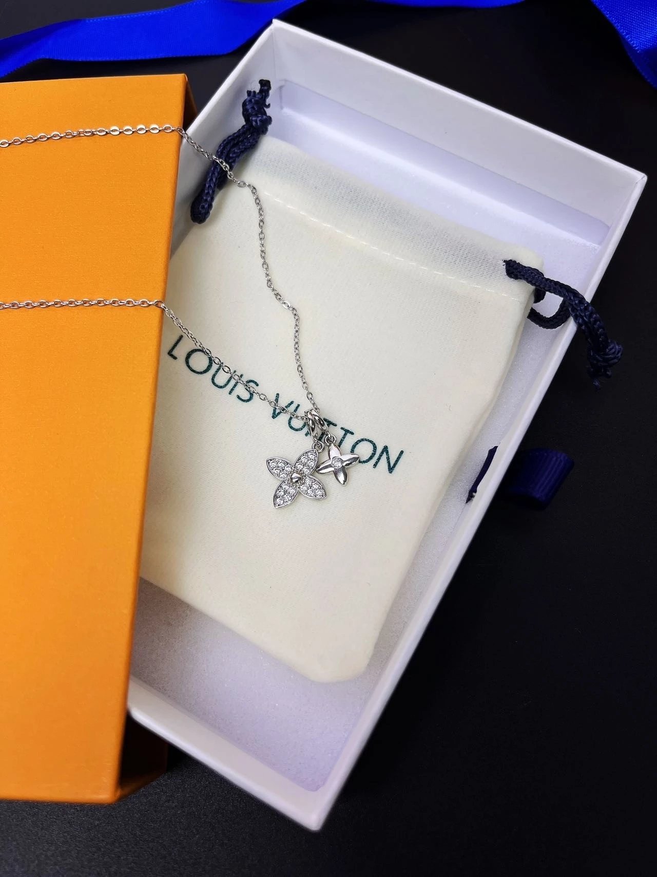 Double flower necklace with full package