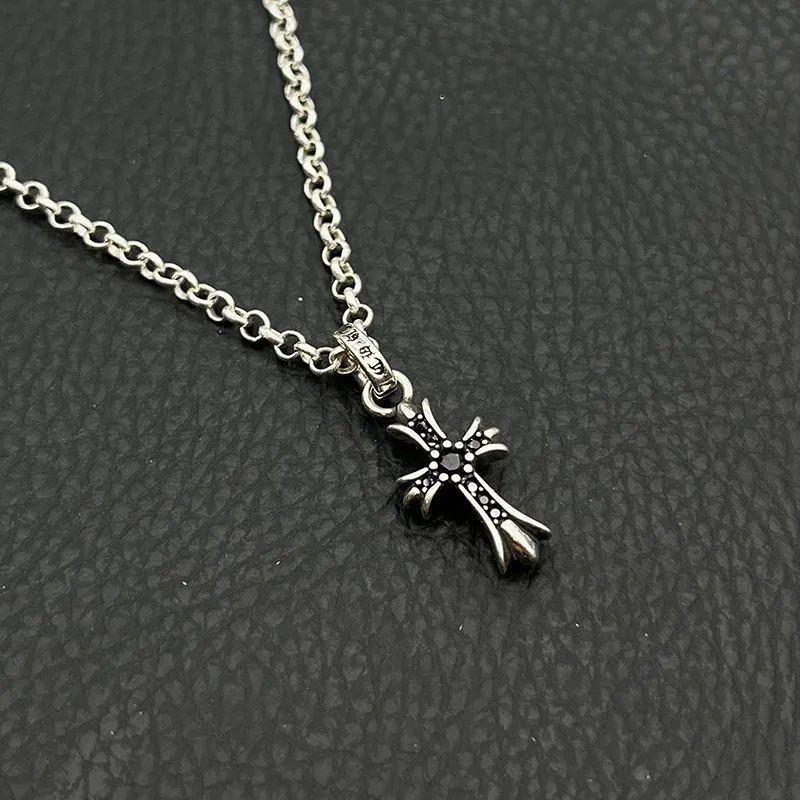 Classic cross pendant necklace
