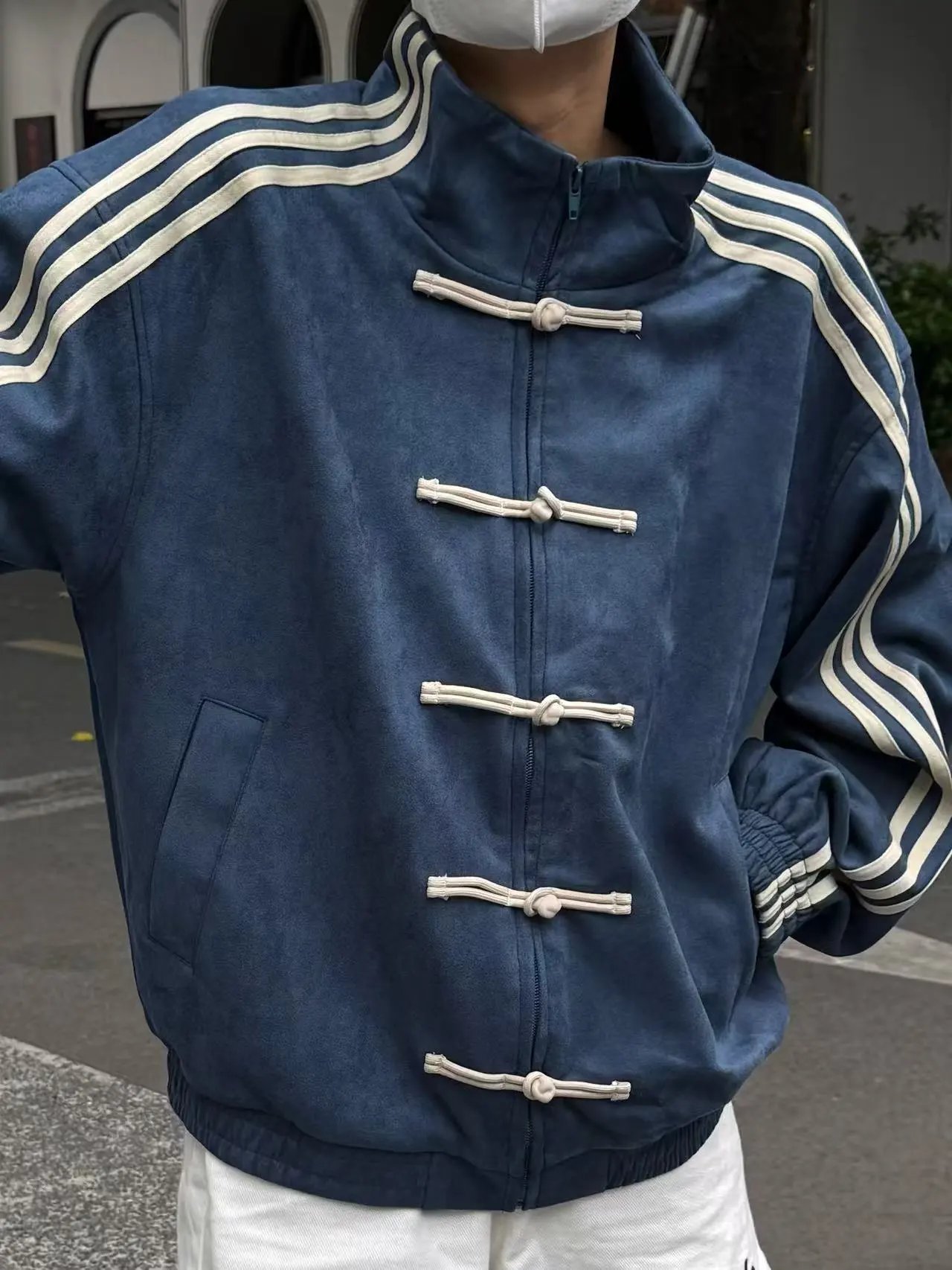 Blue and white casual patchwork three-bar stand-up collar jacket for men, popular spring wear, new Chinese style, buckle, high-class Tang style