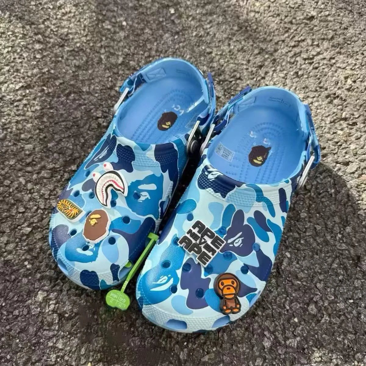 Cross’s new co-branded Bep children’s bape hole shoes men’s and women’s sandals and slippers summer non-slip soft bottom beach