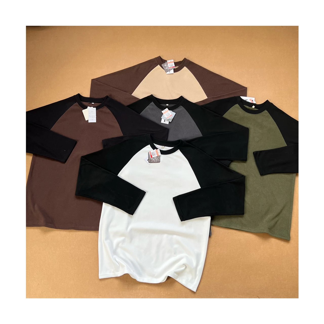 main_orig_40-17 Just what you need to cool down | I recommend #【舒适度高】百搭款 Contrast color design, raglan sleeve, round neck, velvet fabric, long sleeve, same base for men and women