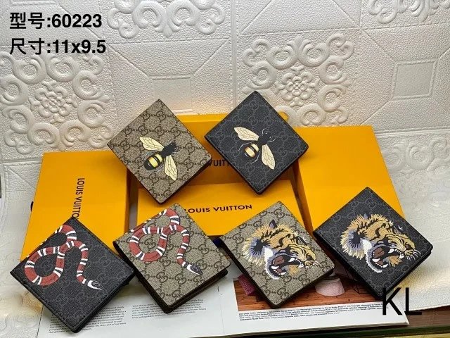 SK92-19497 Wallets