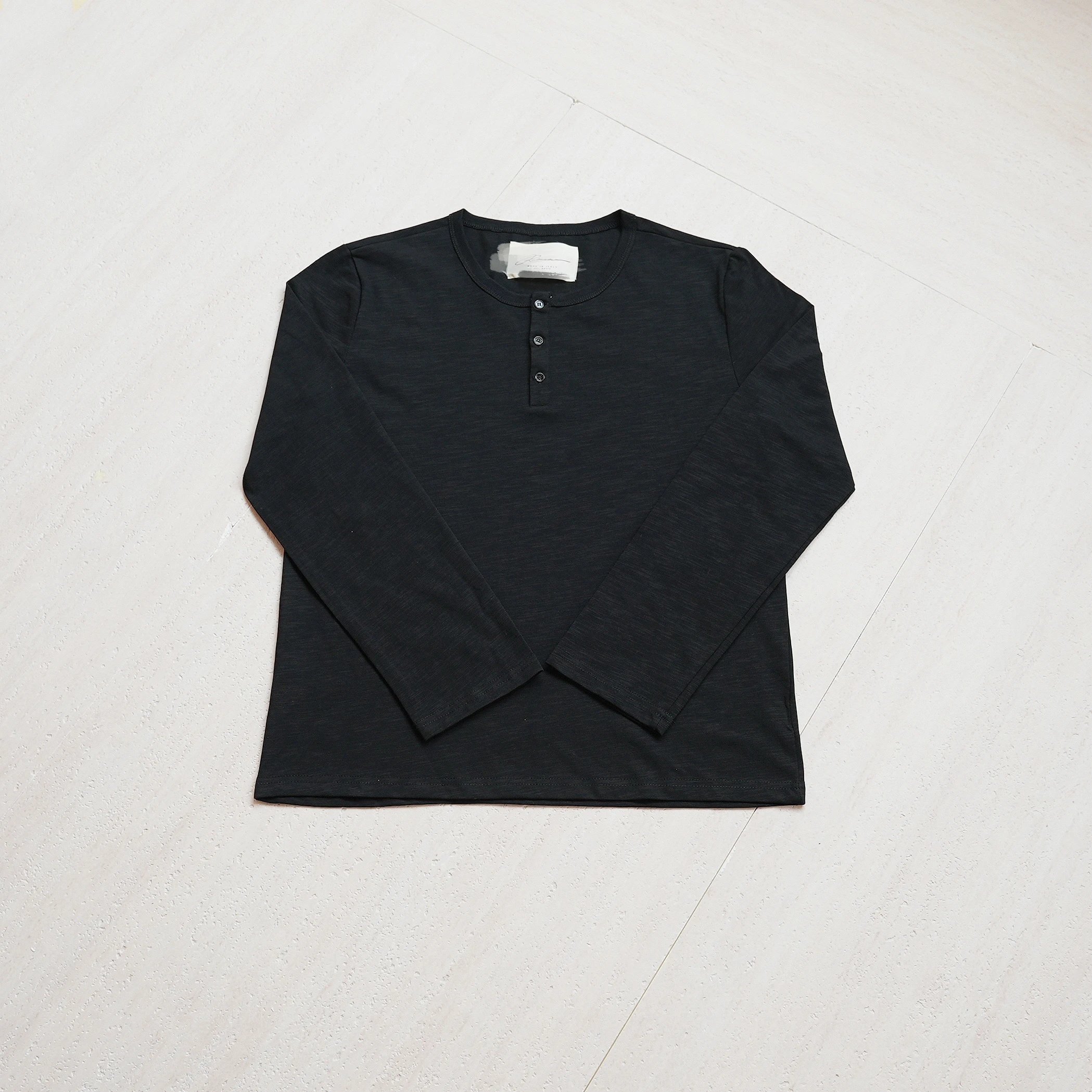 W-RV black bamboo cotton henley collar breasted long sleeve T