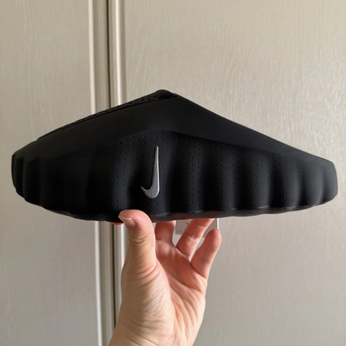 Fashion slipper (pre-sale delivery within 3-7 days)