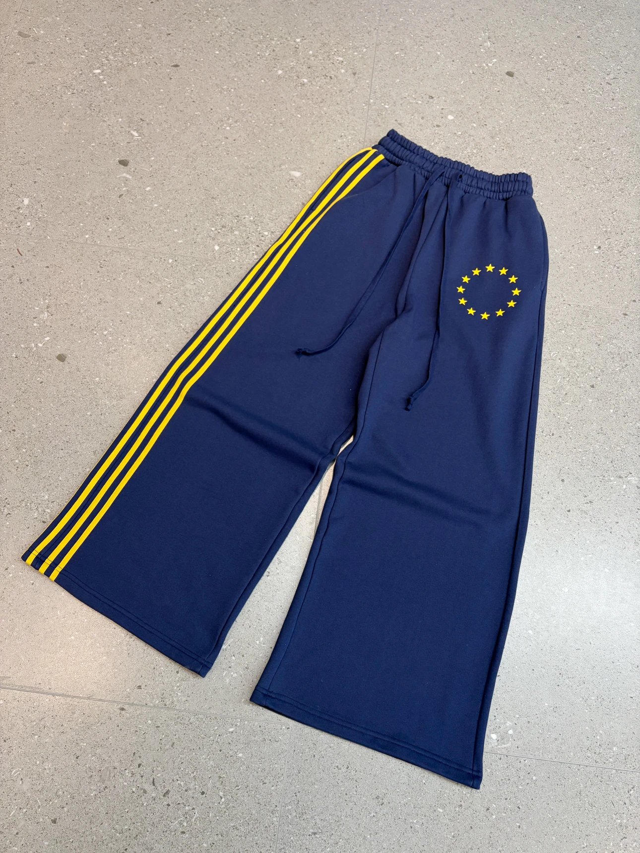 EU sweatpants