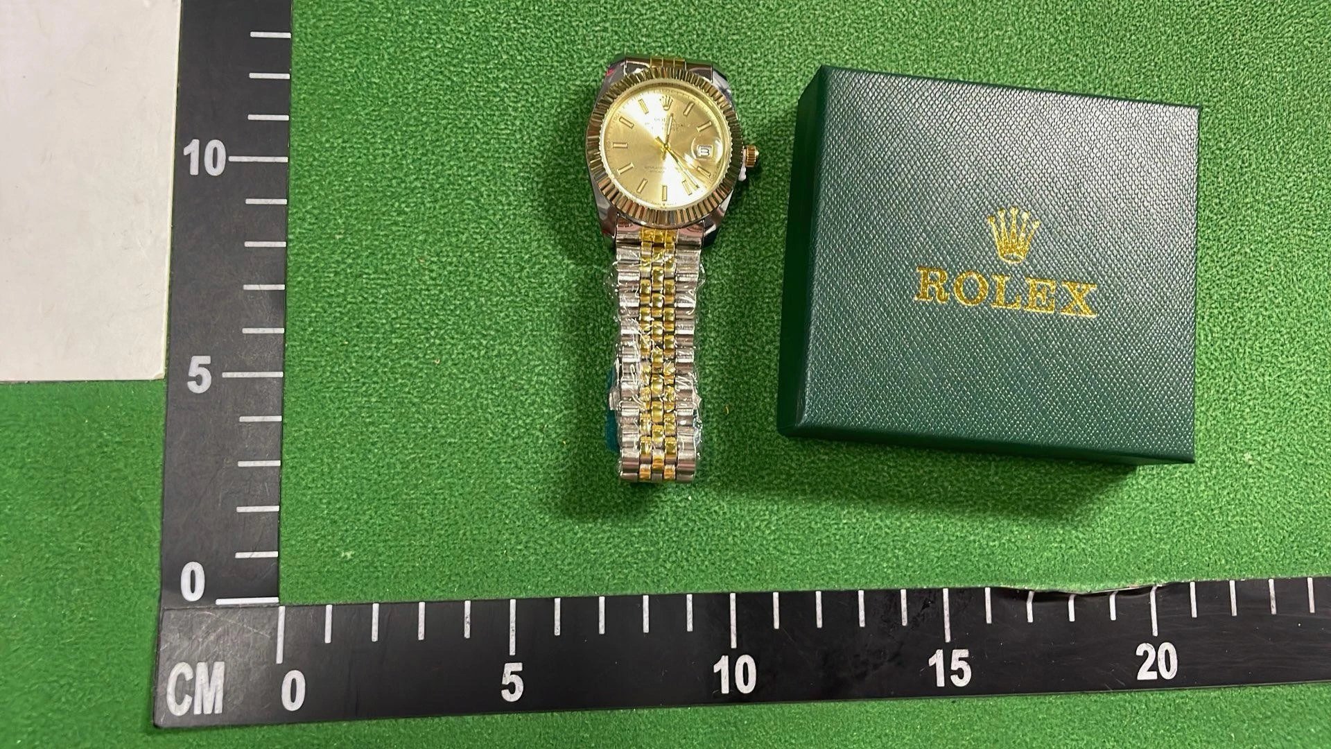 SarahR Watch+Box custom model, no return, no exchange, default