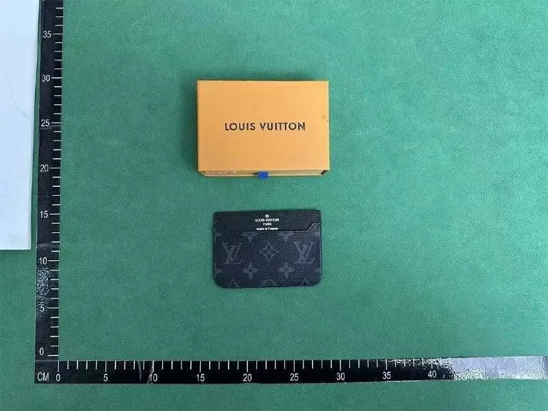 Server-only gift wallet/card holder, random blind box (random delivery of blind box, no return or exchange)