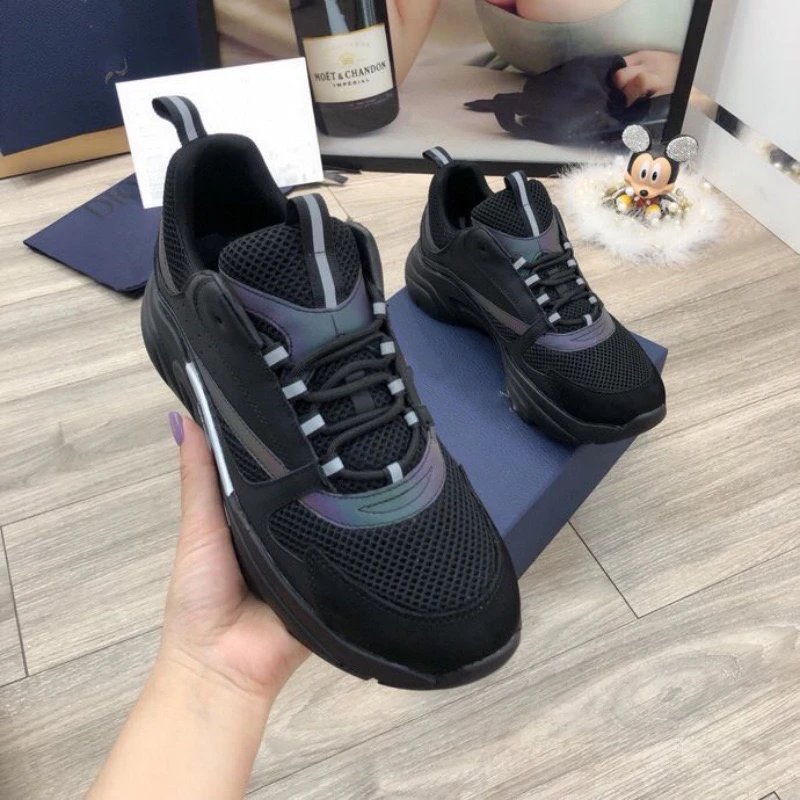 New luminous low-top breathable sneakers