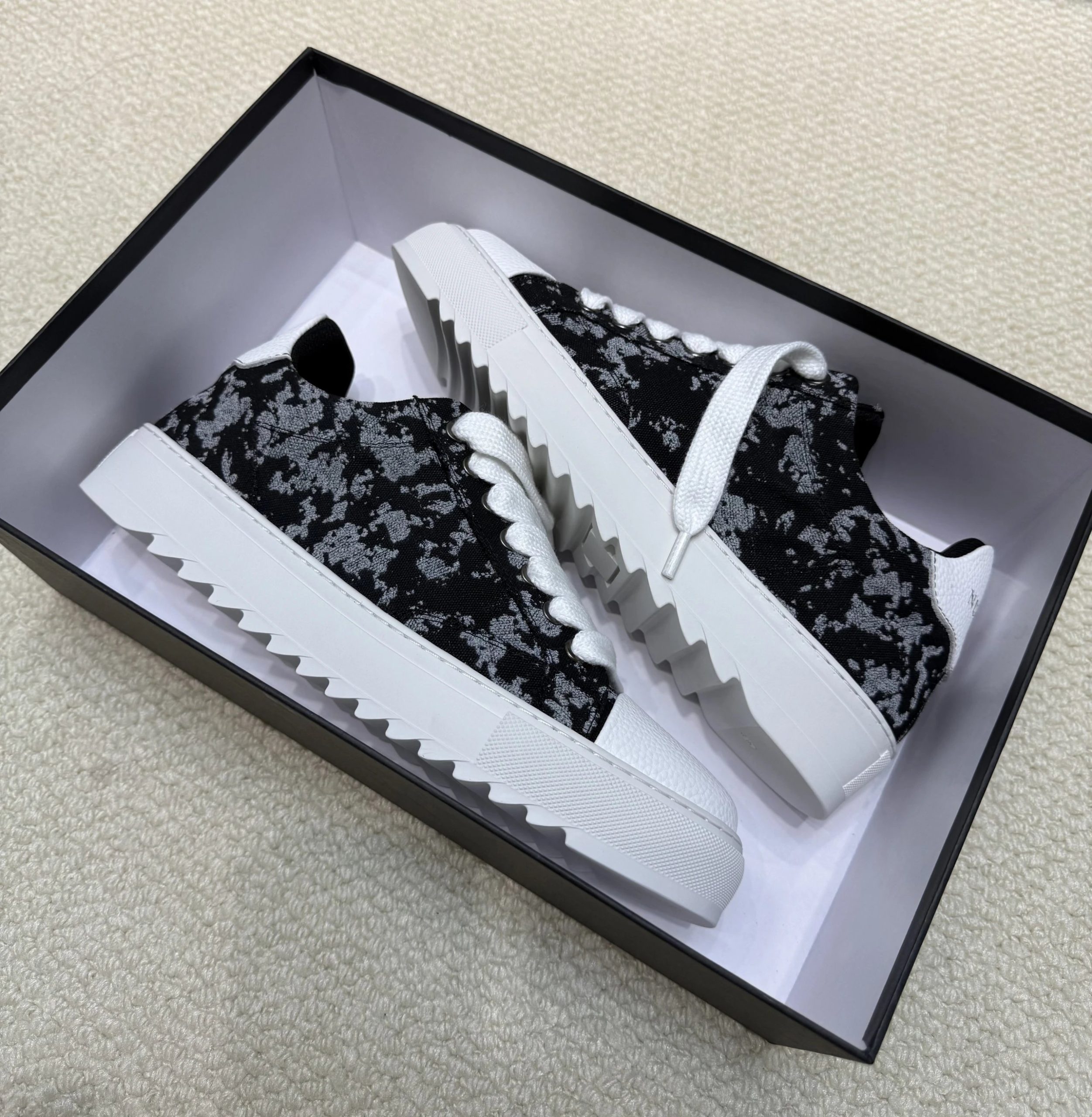 [DX221] N*meristrainersshoes-customized products are not returnable