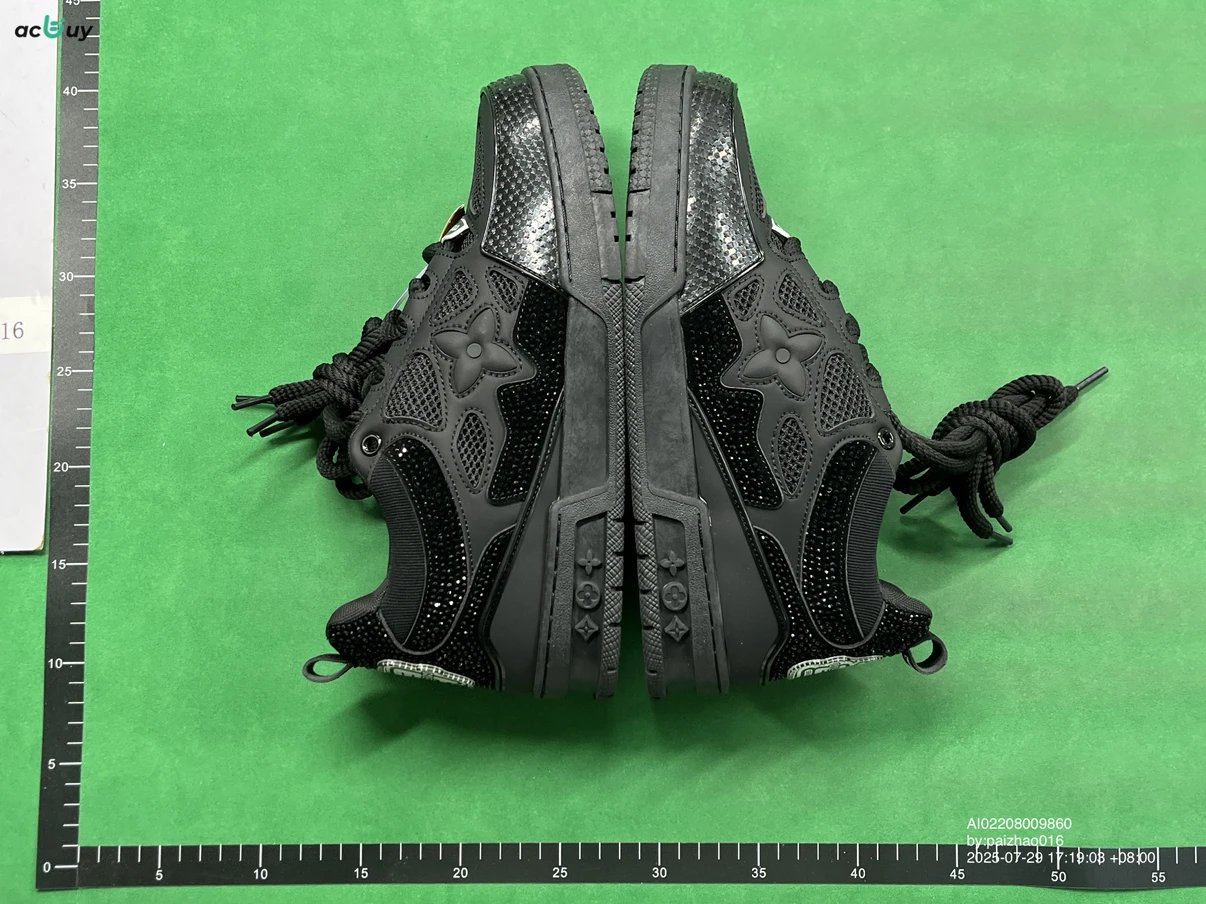 fashion shoes with drill