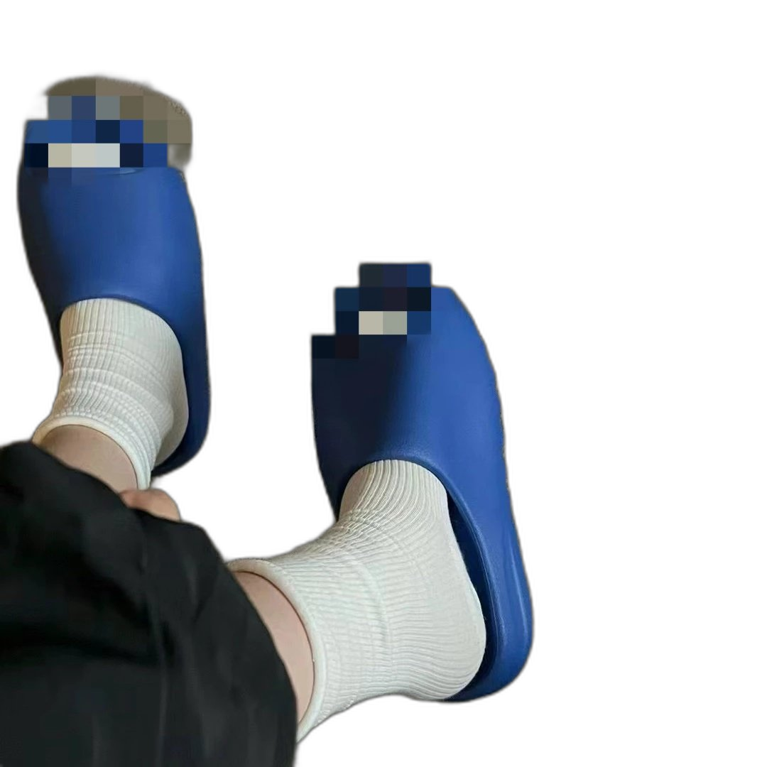 Slippers (recommended to buy 2 sizes larger)