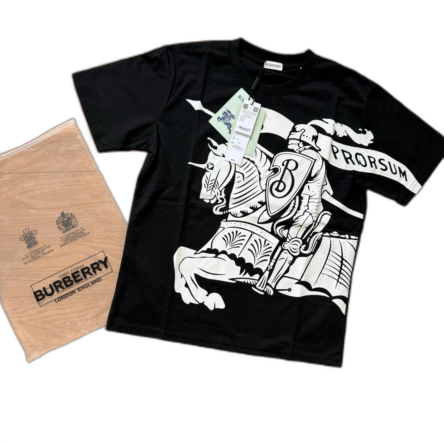 BBR Burberry’s black war horse shipped three complete standards and four tags!