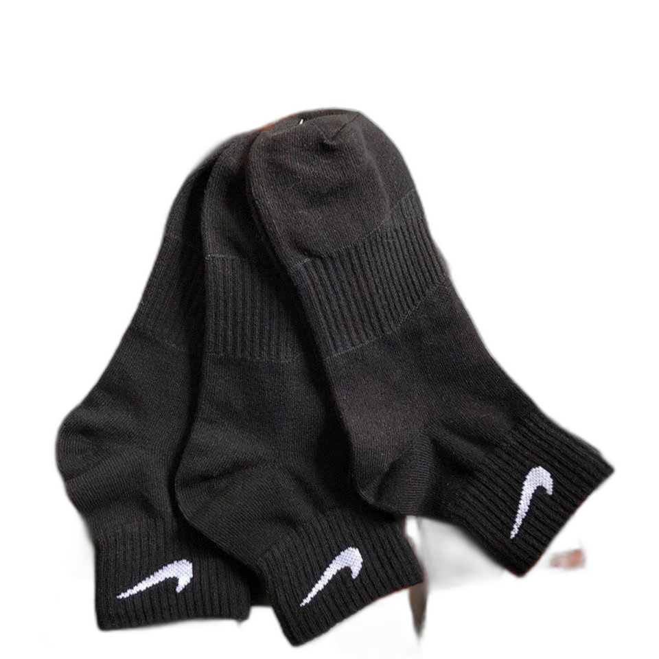 Fashion casual sports socks for men and women are not returnable